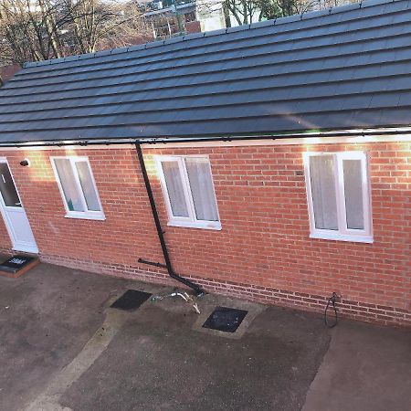 Flat 1 - Entire Modern Studio With En-Suite And Free Parking Close To Qmc, City Centre & Notts Uni Ноттингем Экстерьер фото