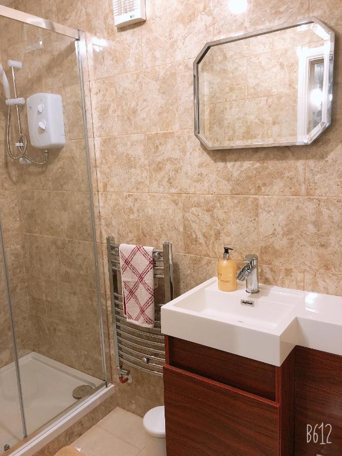 Flat 1 - Entire Modern Studio With En-Suite And Free Parking Close To Qmc, City Centre & Notts Uni Ноттингем Экстерьер фото