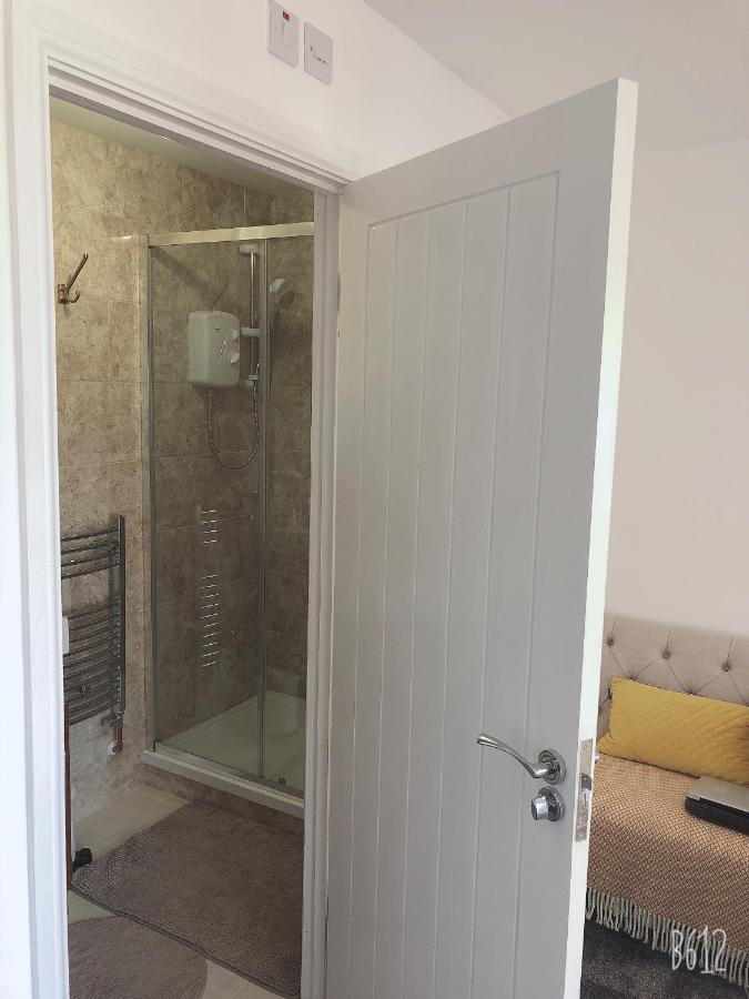 Flat 1 - Entire Modern Studio With En-Suite And Free Parking Close To Qmc, City Centre & Notts Uni Ноттингем Экстерьер фото