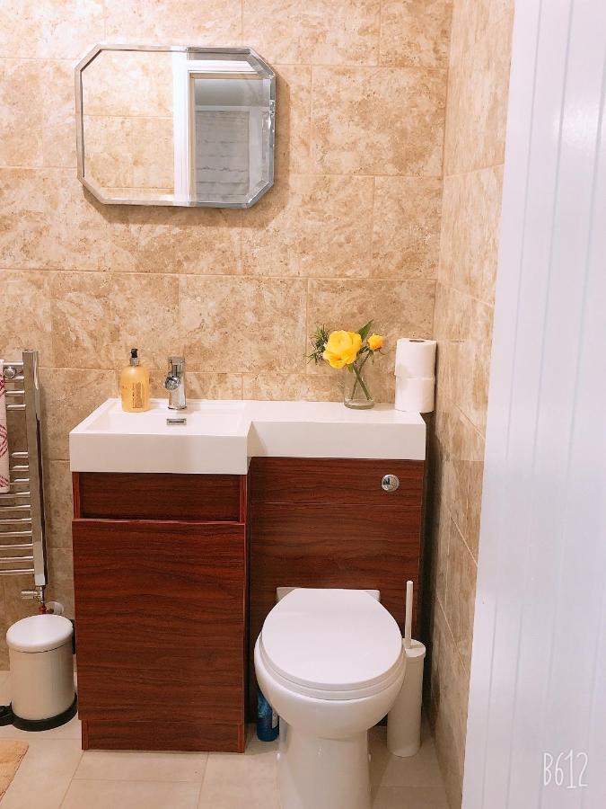 Flat 1 - Entire Modern Studio With En-Suite And Free Parking Close To Qmc, City Centre & Notts Uni Ноттингем Экстерьер фото